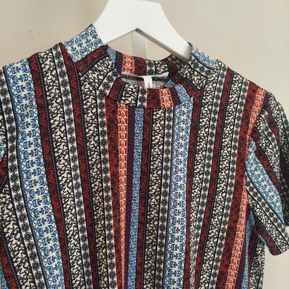 BCBGeneration Dress Size Small Vertical Stripe Mini Shift 90s Y2k - Picture 2 of 7